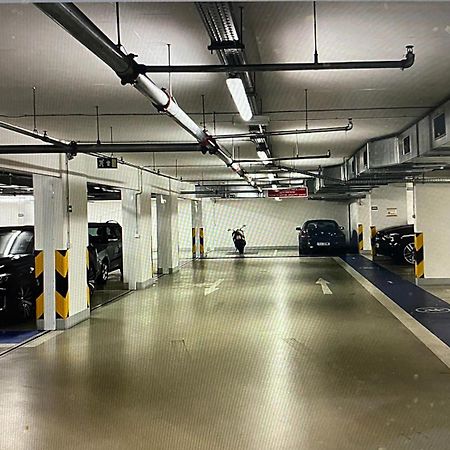 Residence Garden Tower - Parking ปราก ภายนอก รูปภาพ