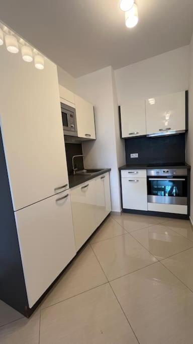 Residence Garden Tower - Parking ปราก ภายนอก รูปภาพ