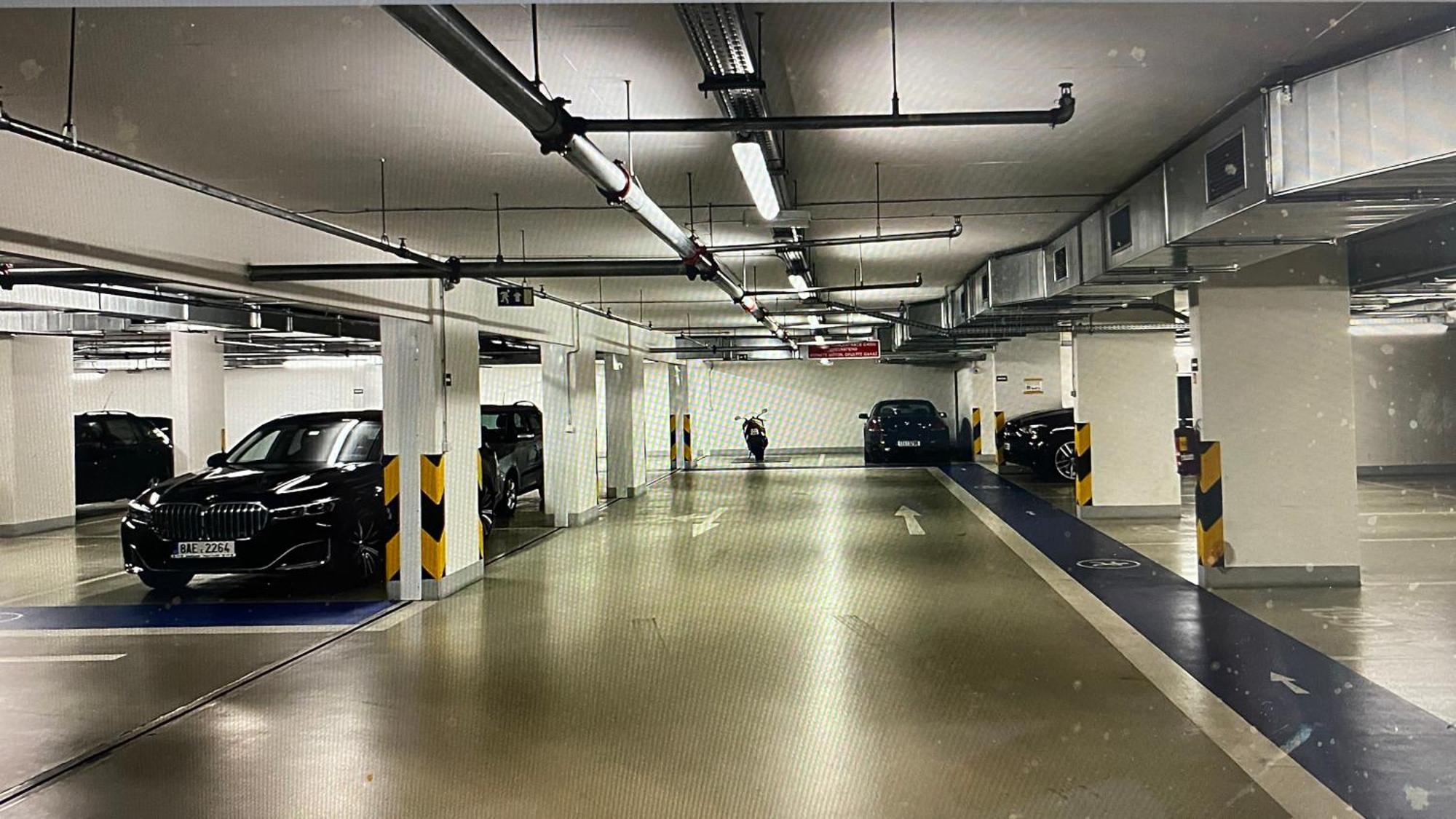 Residence Garden Tower - Parking ปราก ภายนอก รูปภาพ